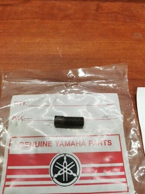 NOS Yamaha R3 TR2 TX650 XS1 YR1 SCREW 168-18133-00-00 SUB 90149-10018-00 Y120