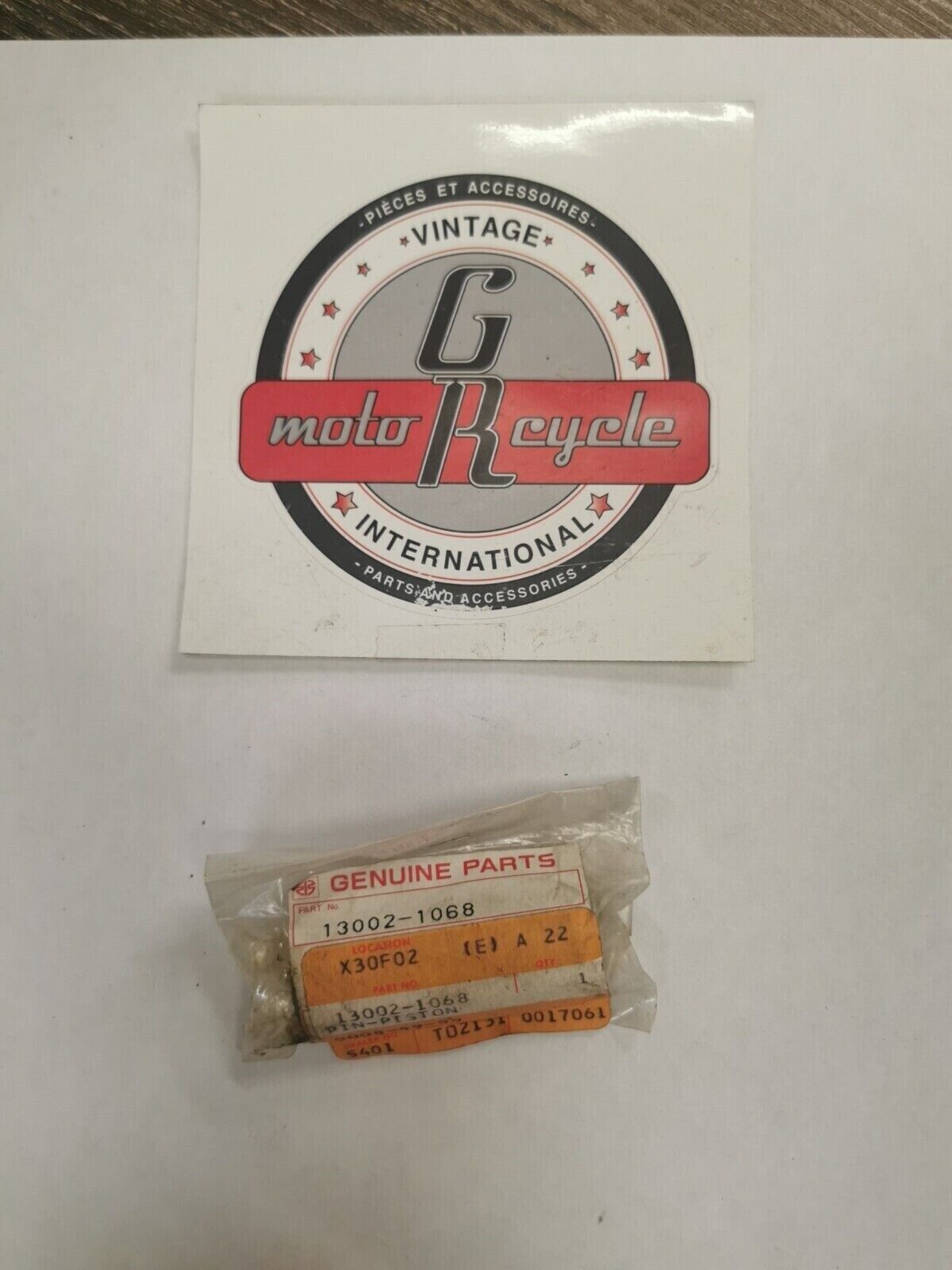 NOS KAWASAKI KX250 1996 - 2006 PISTON PIN 13002-1068 K32