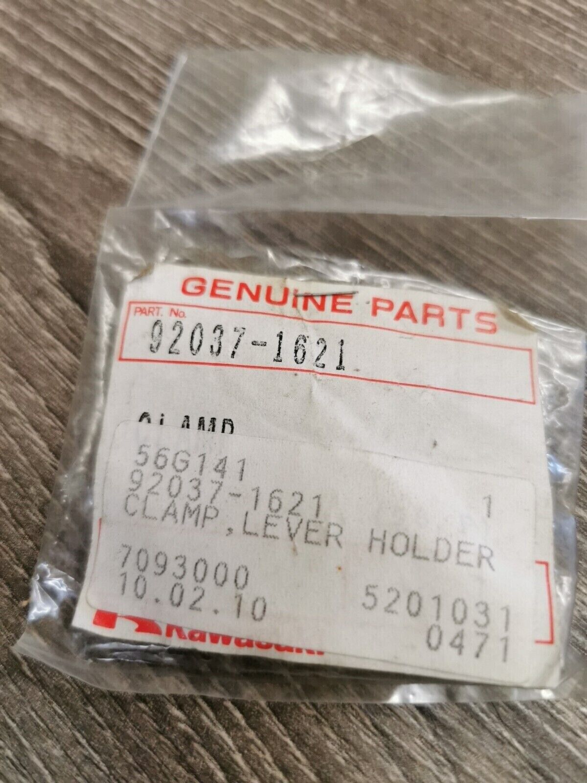 NOS KAWASAKI KLF220 BAYOU 1985 - 2000 LEVER HOLDER CLAMP 92037-1621 K30