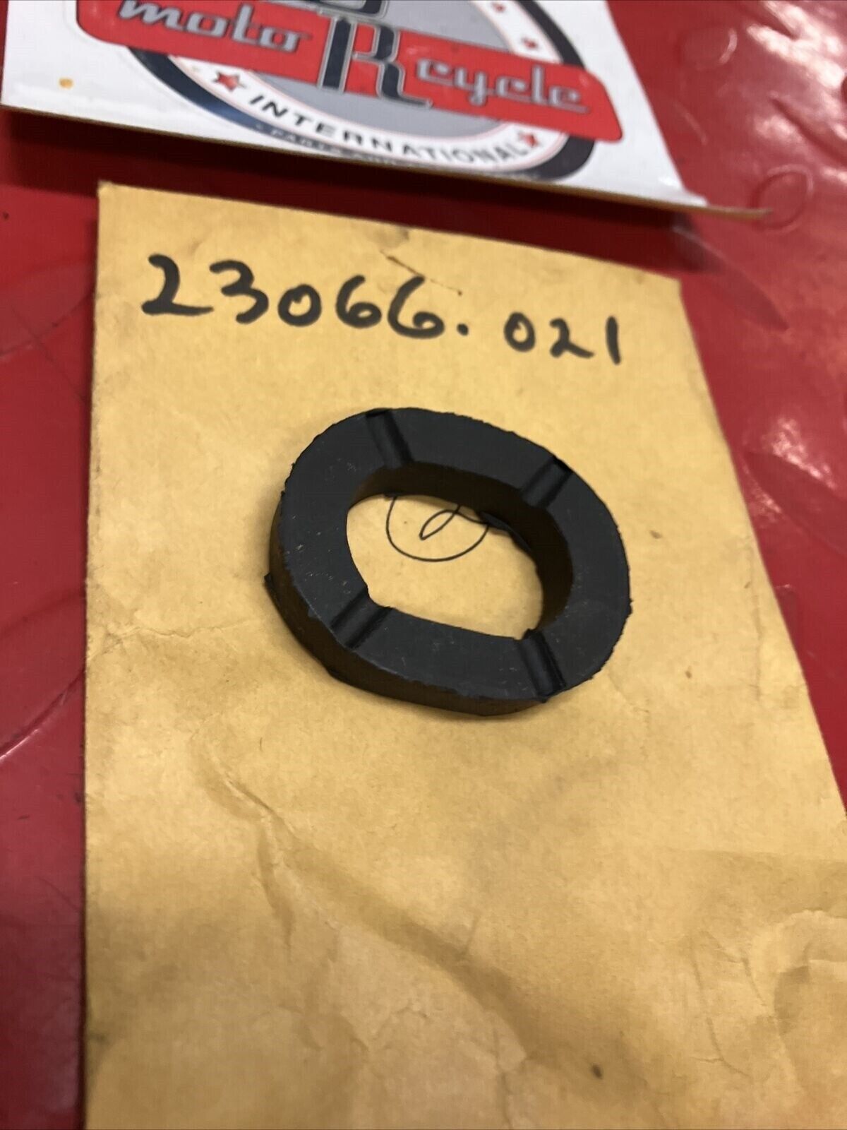 NOS KAWASAKI HEADLIGHT DAMPER RUBBER 23066-021 K19