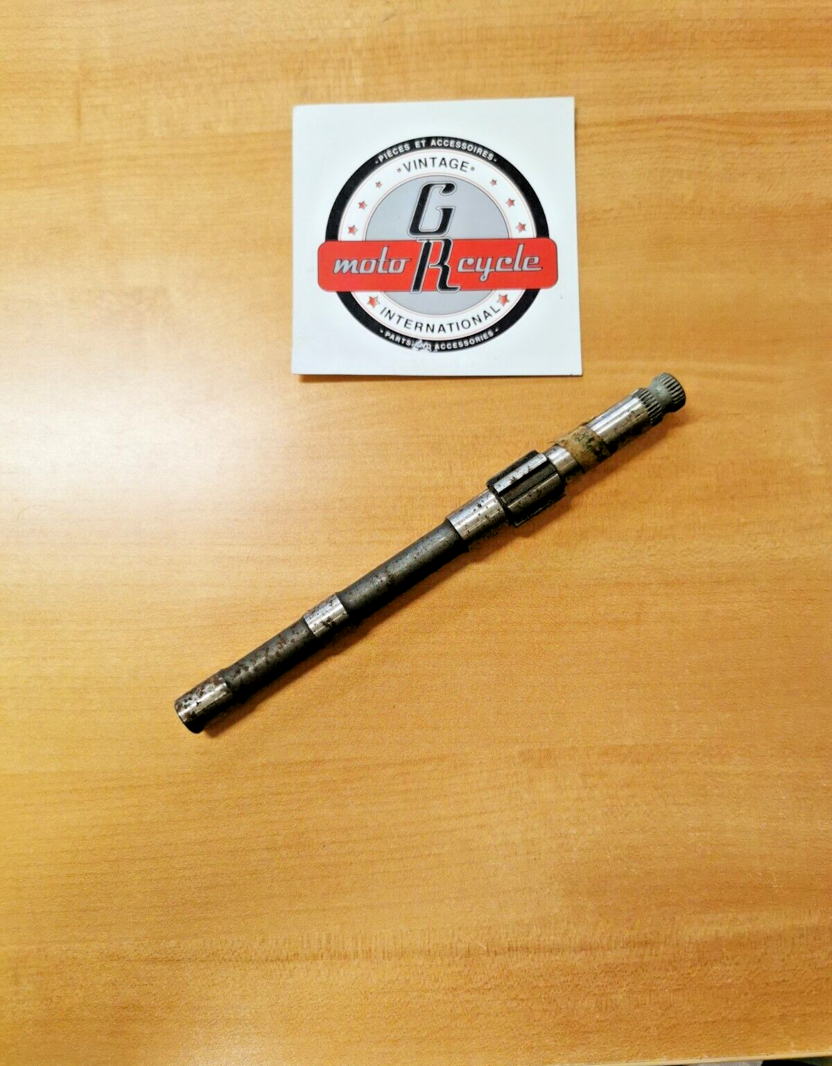 NOS SUZUKI GT380 KICK SHAFT 26211-33000  S6