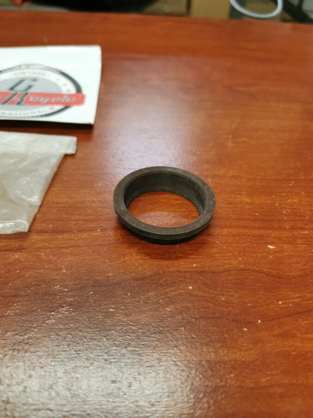 NOS Yamaha IT465 IT250 IT175 YZ125 YZ250 YZ465 DUST SEAL 3R4-23144-00-00 Y93