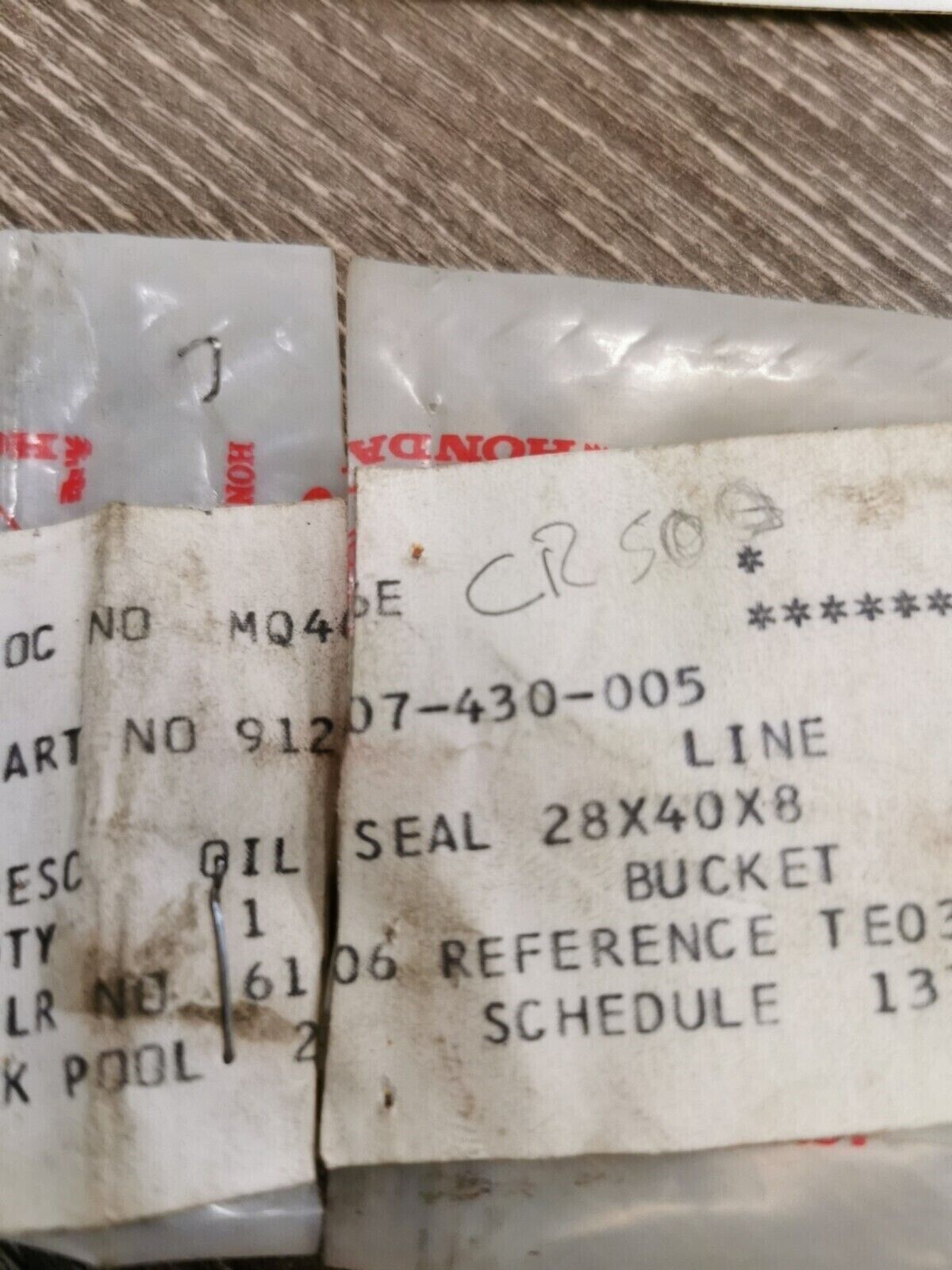 NOS HONDA ATC250R OIL SEAL 28X40X8 NOK 91207-430-005 H57