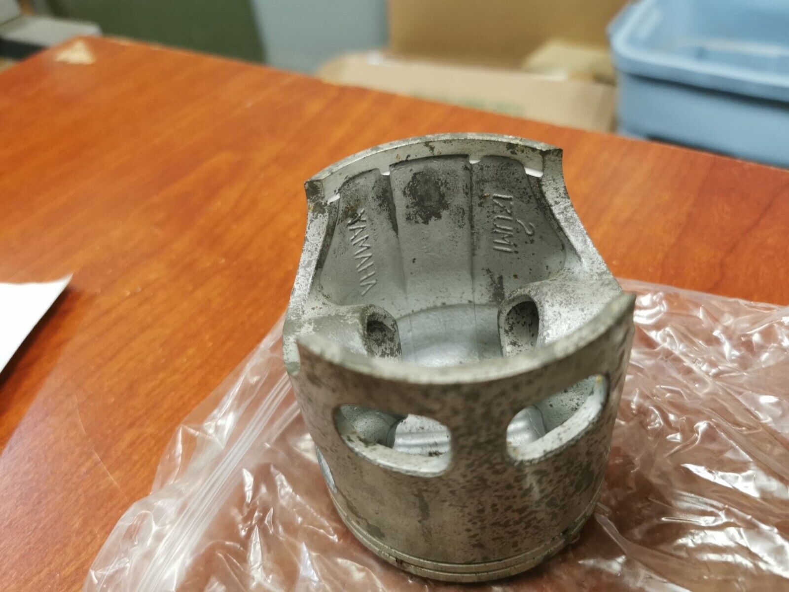 NOS Yamaha 1977 1978 IT250 PISTON STD 1W5-11631-00-96 Y91