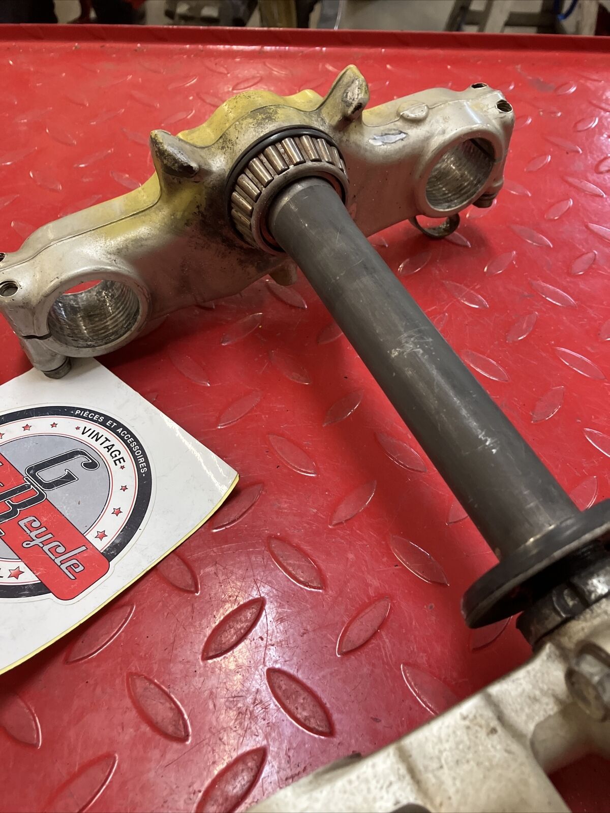 Suzuki RM125 1982 steering stem triple clamp tree 1981