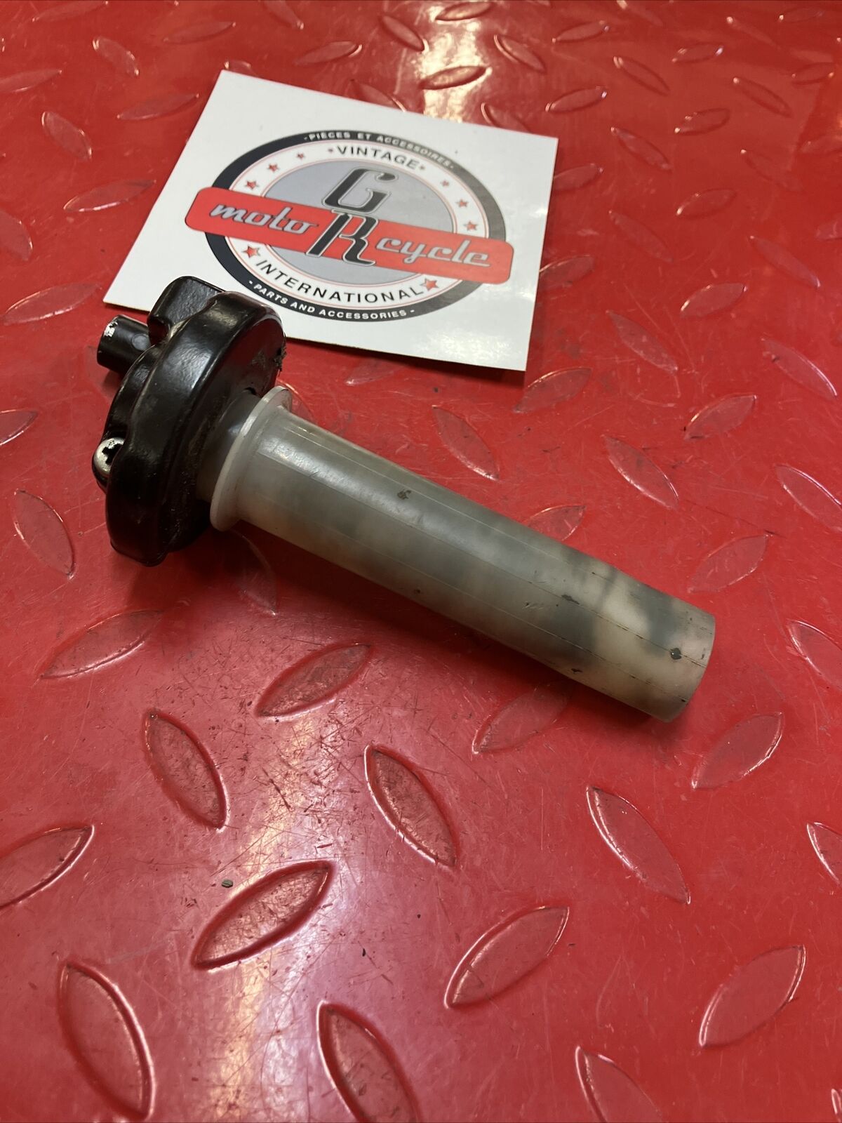 Honda XR200R 1987 twist throttle housing tube 53167-KA2-000 53168-KA2-000