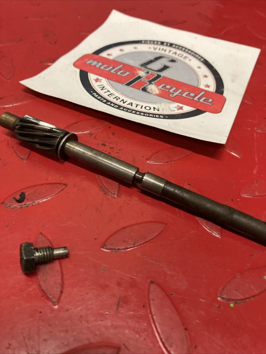 Suzuki RV125 1973 tachometer drive gear