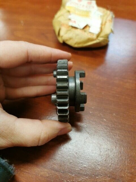 NOS Honda S50 S65 SECOND COUNTERSHAFT GEAR 23441-035-810 H80