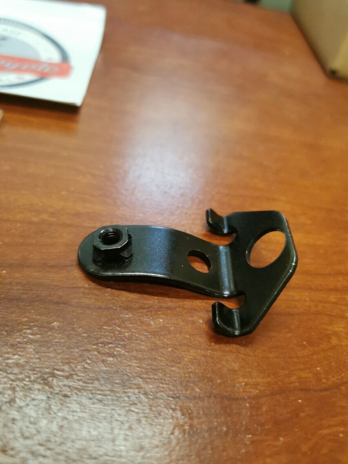 NOS Suzuki GSX-R600 GSX-R750 UNDER COLWING BRACKET 94740-17E00 S20