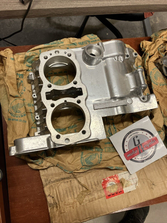 NOS Honda CB450 CL450 UPPER & UNDER CRANKCASE 11100-292-080 11200-292-080 H153