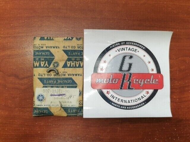 NOS Yamaha AS2 AT1 CS3 CS5 SHIFT CAM HOLDER 307-18571-00-00 Y136