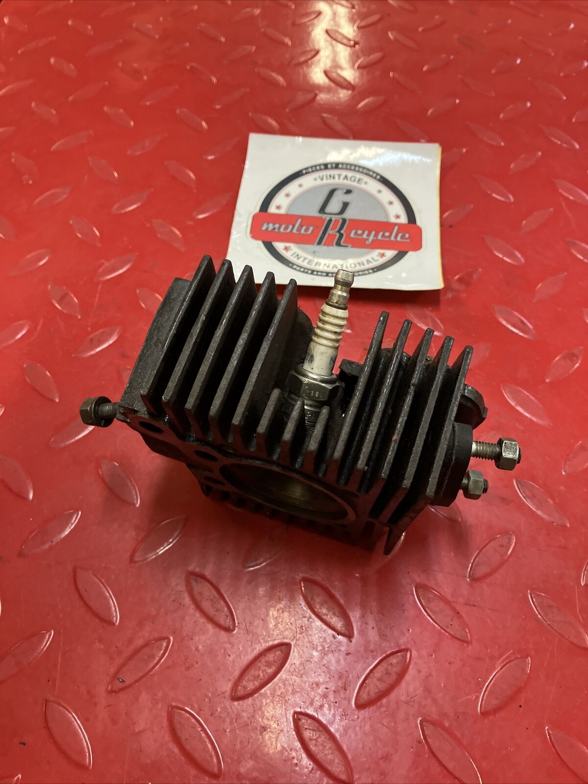 Honda C105 C105T CA105T Trail 55 cylinder jug barrel head valve