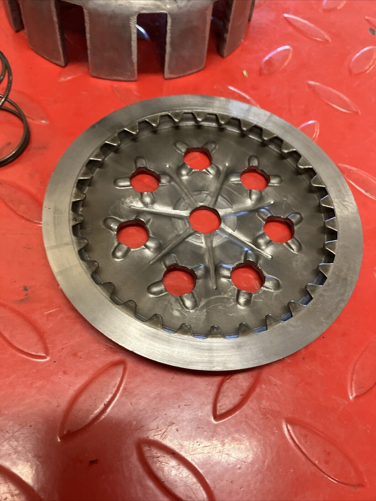 Suzuki TC125 1975 Clutch assembly basket hub pressure plate