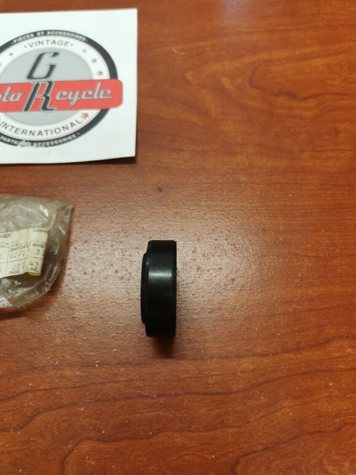 NOS Yamaha 1978 DT125E DT175E OIL SEAL 2A6-23145-00-00 Y68