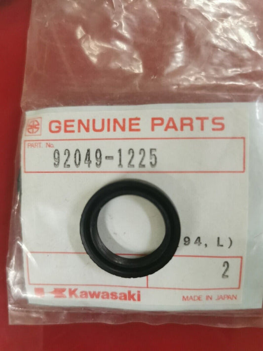NOS KAWASAKI ZX600 OIL SEAL 92049-1225 K33