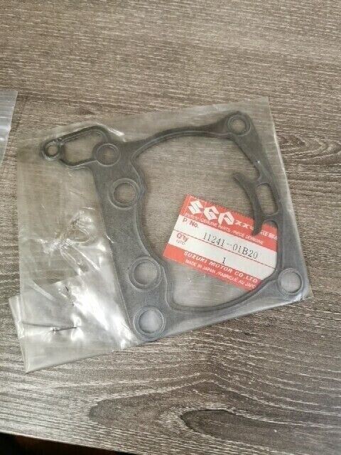 NOS SUZUKI RM125 1986 - 1988 GASKET CYLINDER 11241-01B20 S43