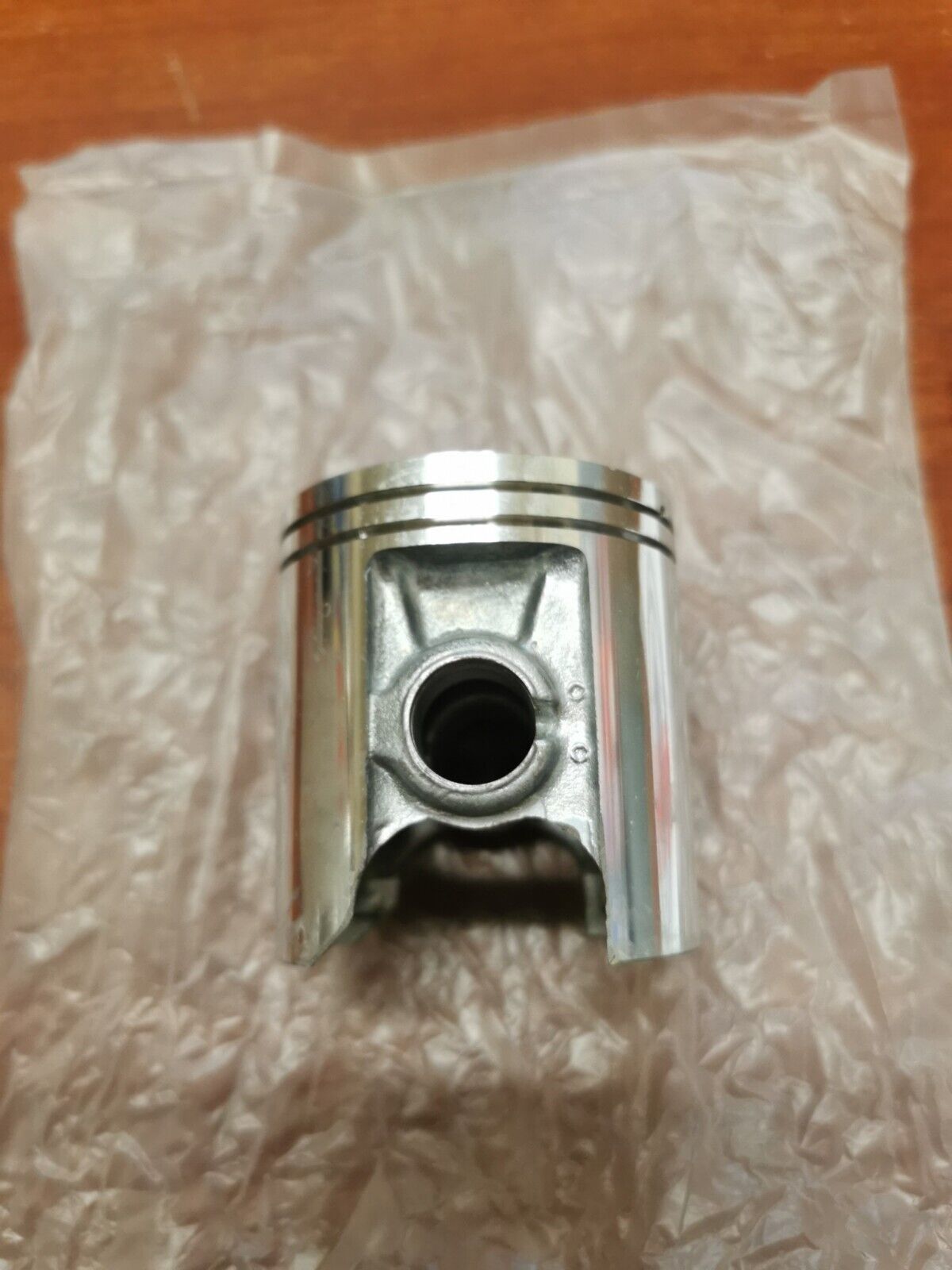 NOS SUZUKI 1975 - 80 RM125 PISTON OS 0.25 1211041310025 SUB. 12110-41311-025 S31