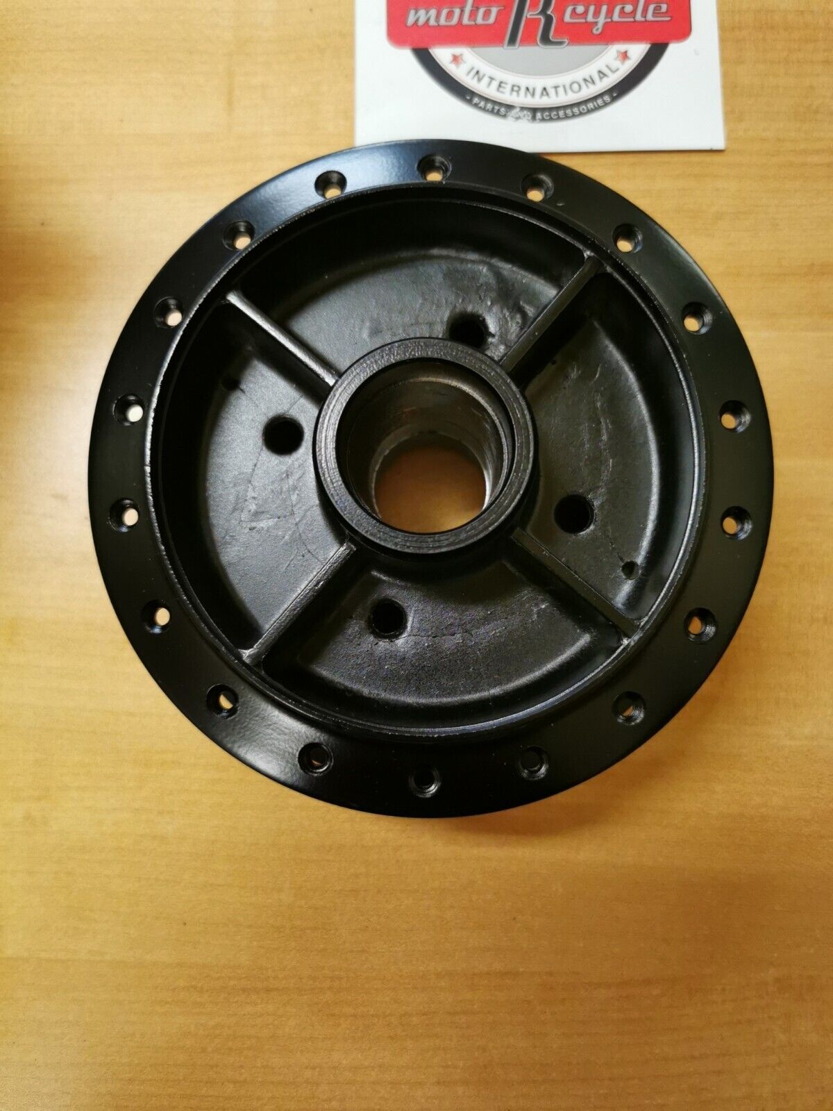 NOS YAMAHA DT100 1977 - 1983  HUB  REAR   99999- 02213-00 Y42