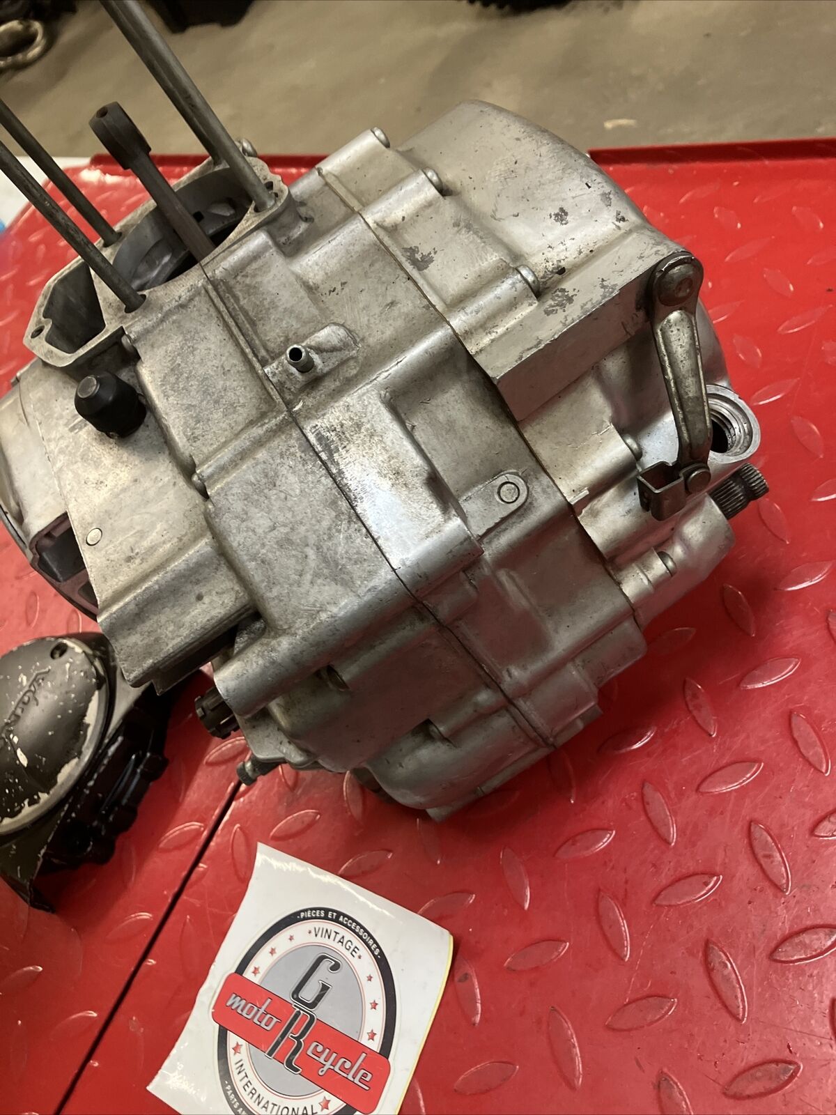 Honda CL100 engine mottor bottom end crankcase crankshaft transmission