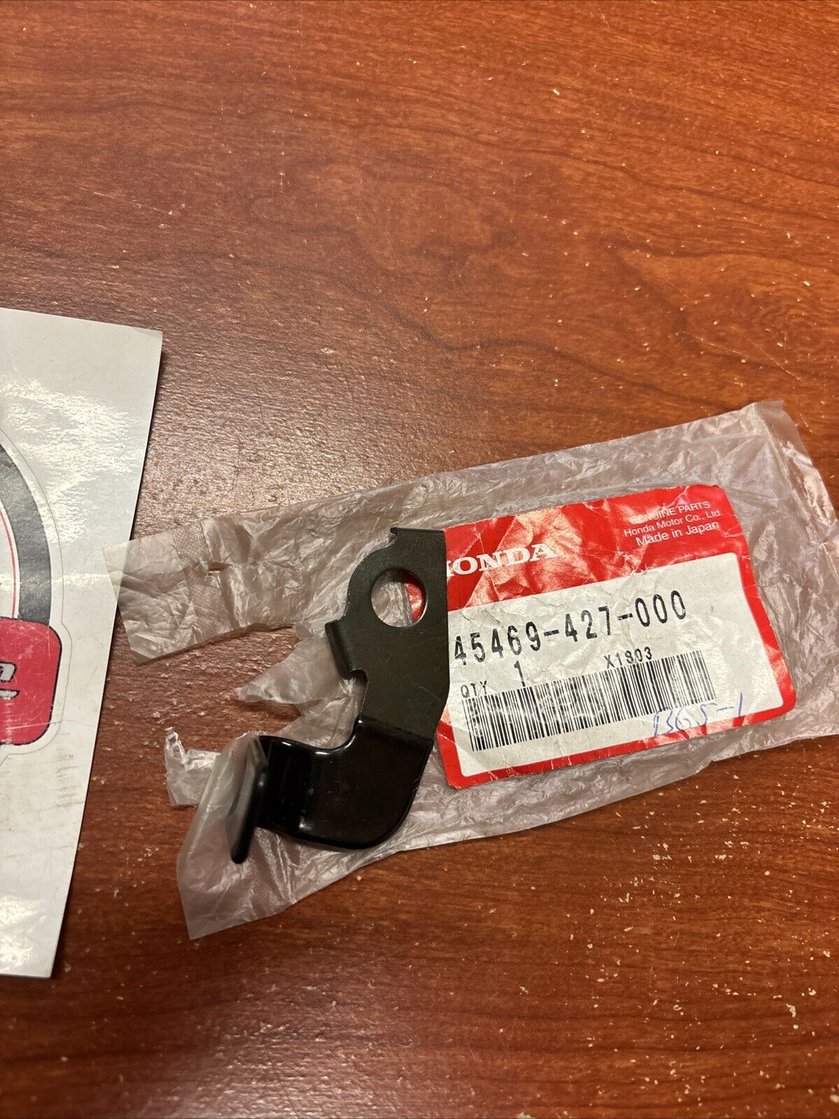 NOS Honda XL185S XR200 XR200R DECOMPRESSION CABLE CLIP 45469-427-000 H169