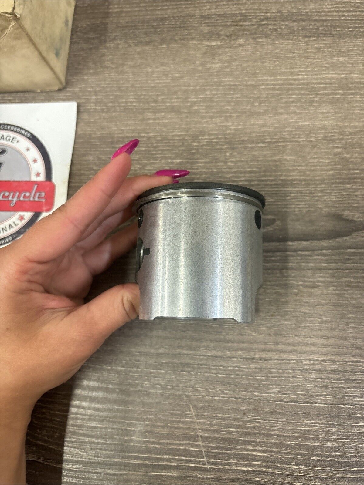 NOS BOMBARDIER SKIDOO TNT 440 RH PISTON STD 67.5MM 19525 J62