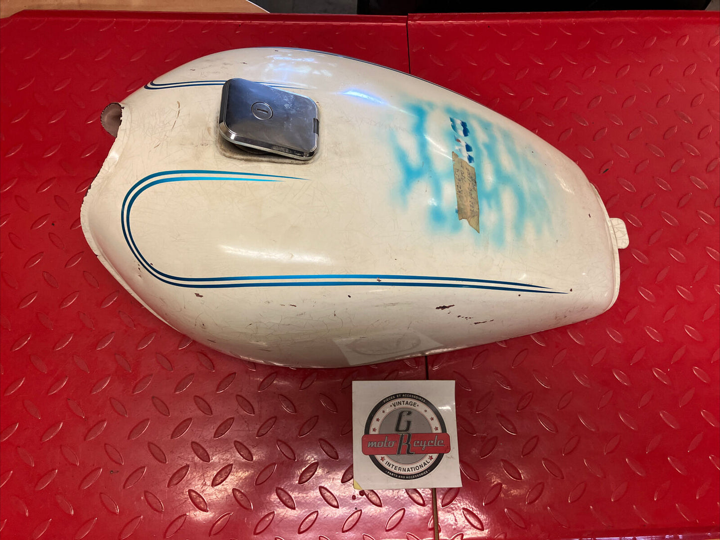 Kawasaki KZ750 1984 Fuel tank gas petrol reservoir PETCOCK NOT INCLUDED