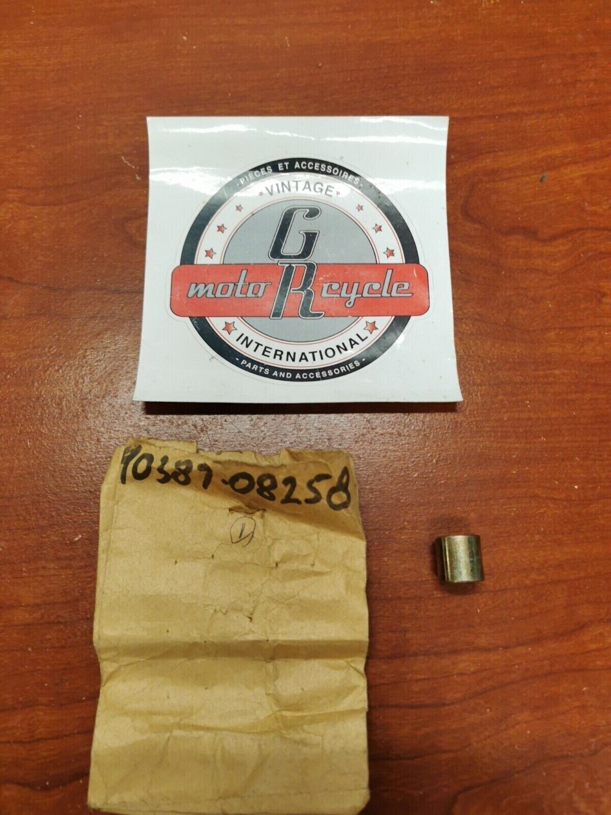 NOS YAMAHA COLLAR 90387-08258-00 Y72