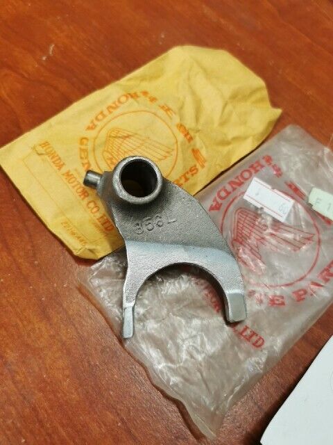 NOS Honda XL250 XL350 LEFT GEARSHIFT FORK 24212-356-000 H75