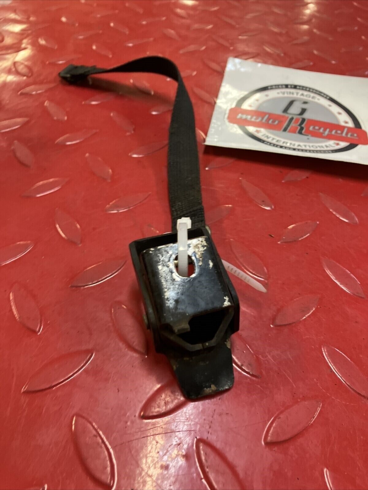Kawasaki G5 1972 seat hook strap band