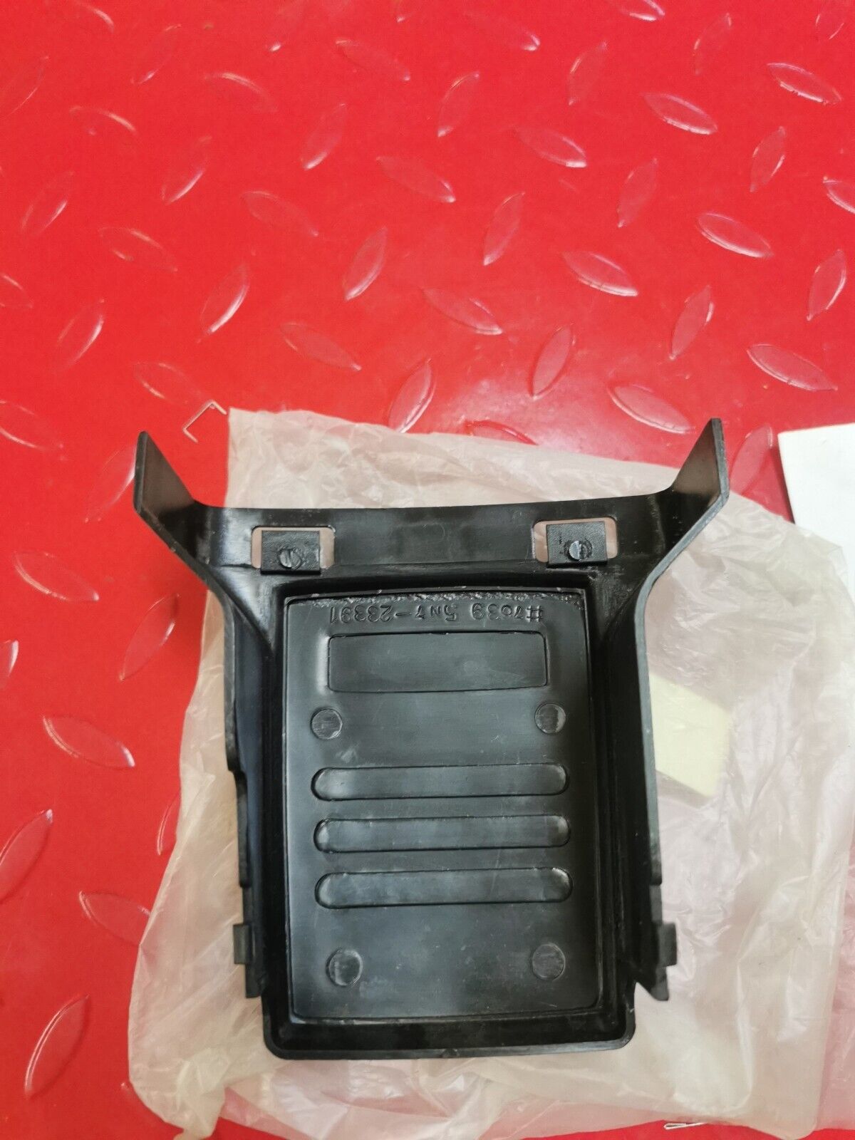 NOS YAMAHA 1982 MJ50 CARRIER  FRONT PANEL 5N7-23391-00 Y14