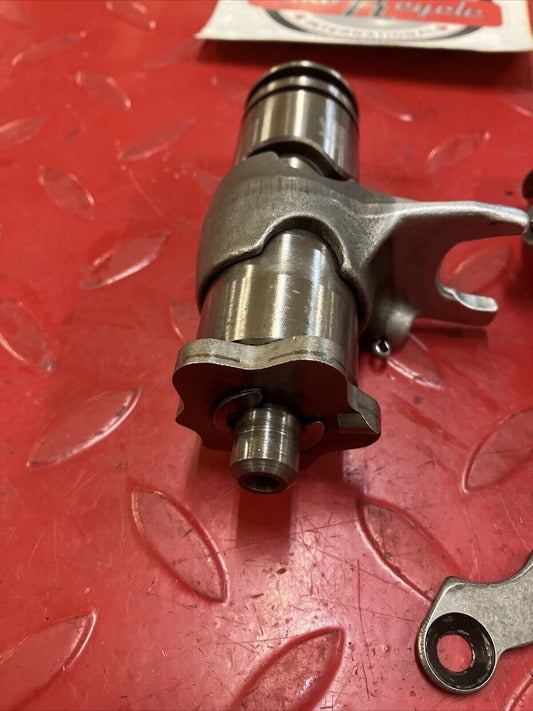 Yamaha DT80 1982 transmission gearshift gear shift can drum forks GT80