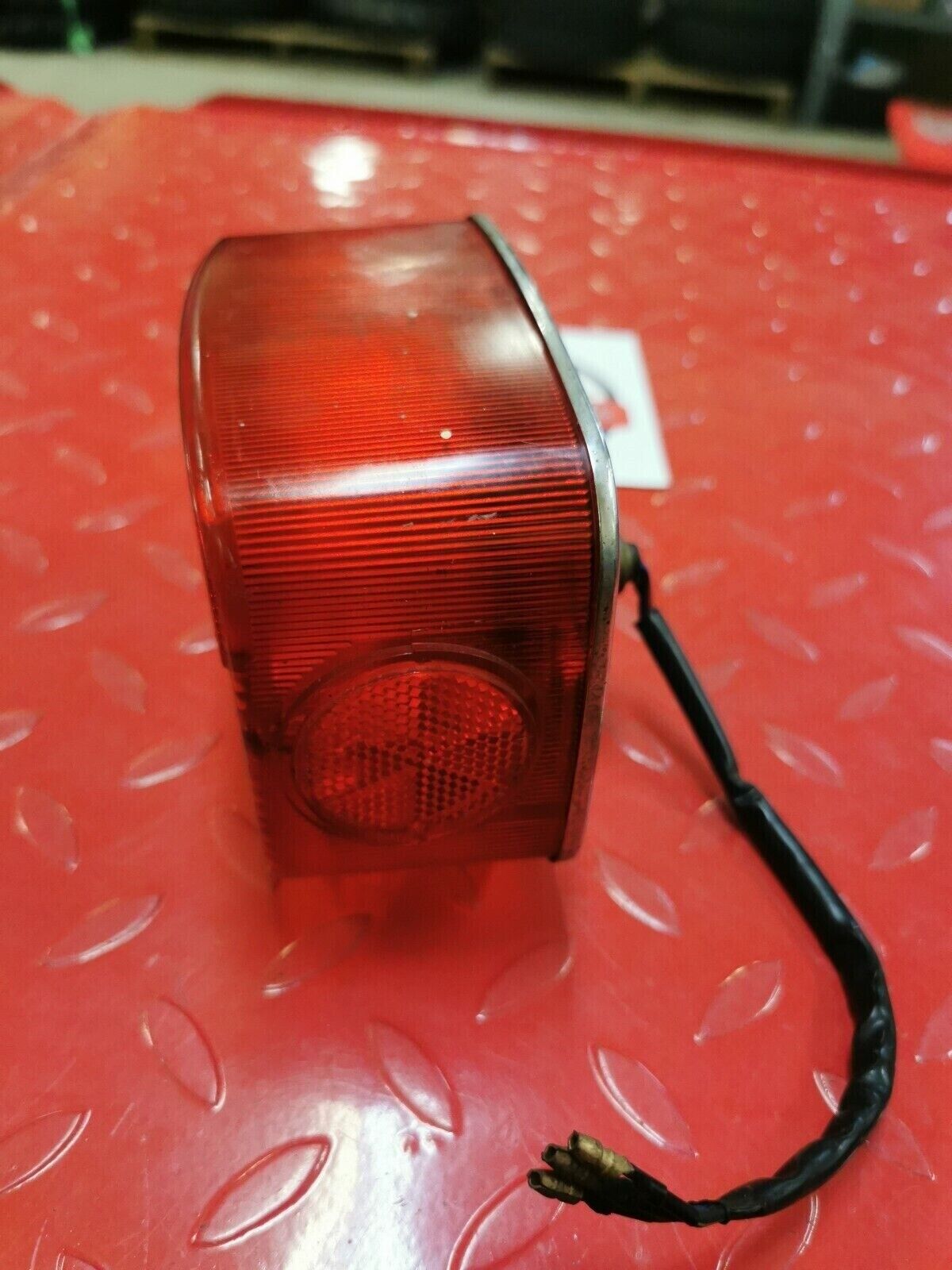Kawasaki KZ440 1980 1981 1982 1983 taillight rear tail back light 220-40781