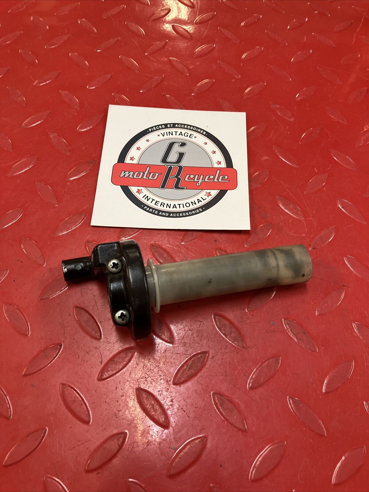 Honda XR200R 1987 twist throttle housing tube 53167-KA2-000 53168-KA2-000