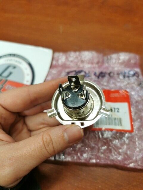NOS Honda CBR1000F CBX750P2 GL1500 ST1100 HEAD LIGHT BULB 34901-MS2-672 H104