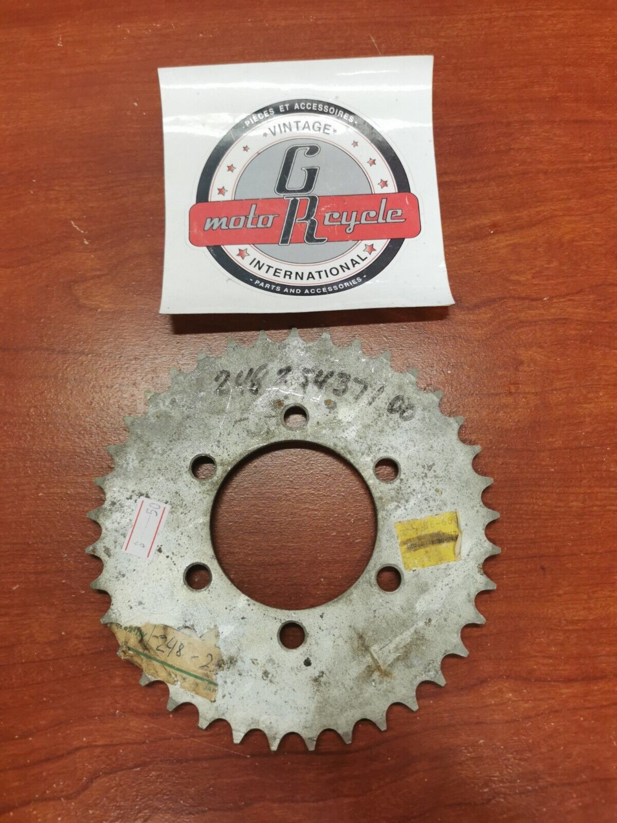 NOS Yamaha DRIVE SPROCKET 37T SUB. 248-25437-10-33 SUB. 248-25437-11-00 Y89