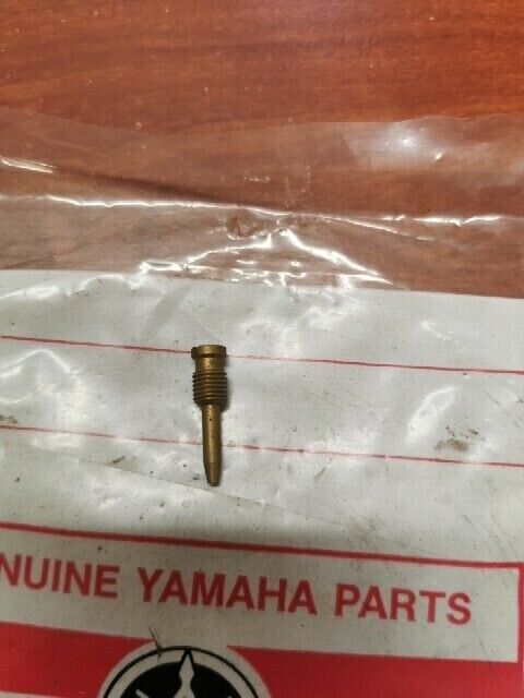 NOS Yamaha AIR ADJUSTING SCREW 152-14123-00-00 SUB 23X-14104-00-00 Y144