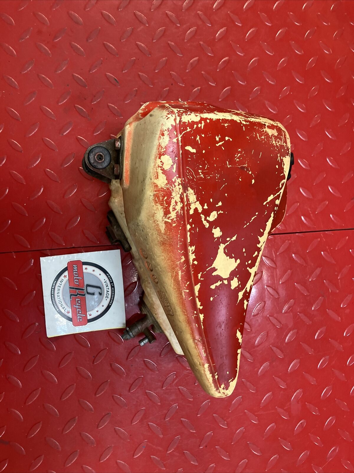 Yamaha YZ80 1982 fuel tank gas petrol reservoir