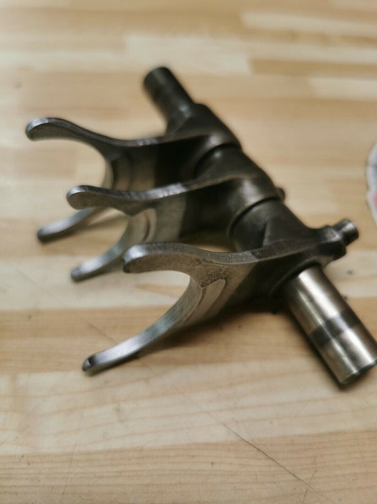 Honda XR250R 1984 transmission gearshift gear shift fork shaft 24211-KK0-000