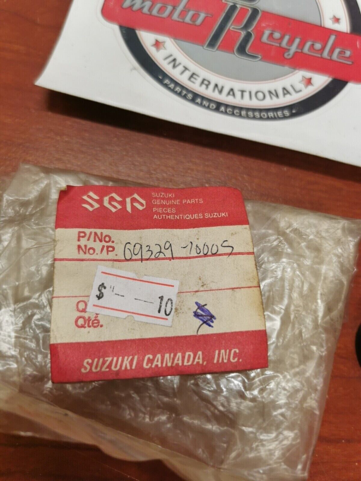 NOS Suzuki T500 TC100 DS80 TS75 TS100 T350 FUEL TANK CUSHION 09329-10005 S17