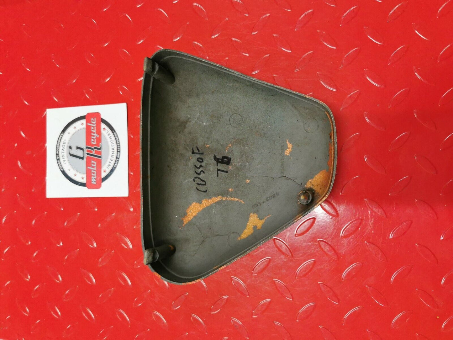 Honda CB550F 1976 right side cover panel fairing