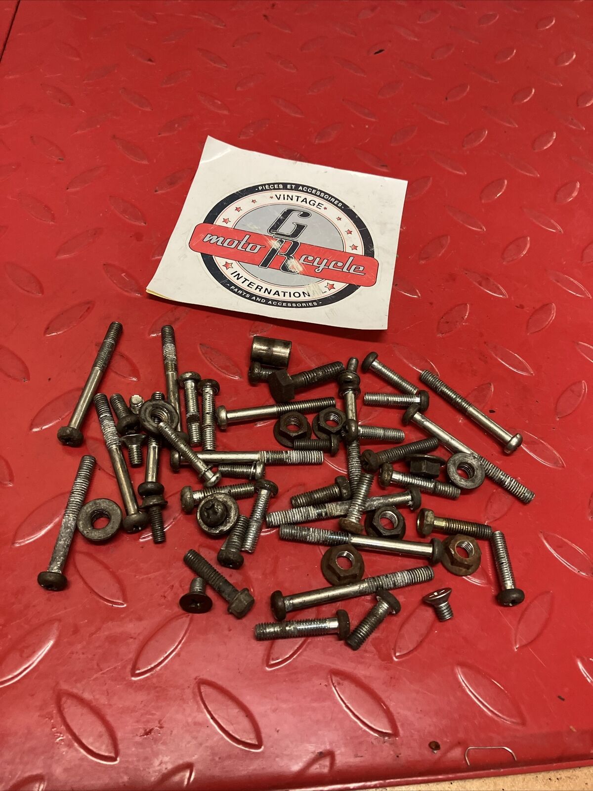 Suzuki DS100 1980 engine motor crankcase / cover hardware cylinder bolt nut