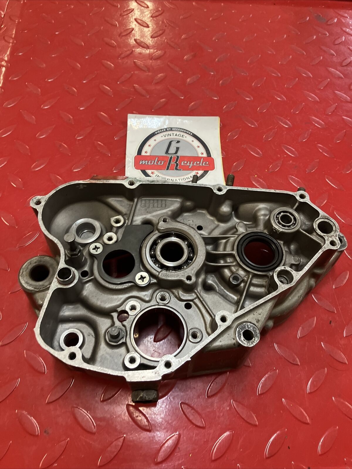 Suzuki RM125 1985 right crankcase crank case