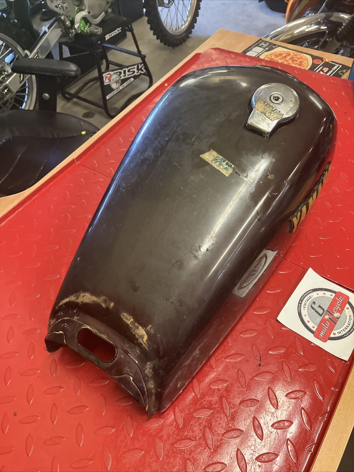 Yamaha XV750 1981 1982 1983 Virago 750 Fuel tank gas petrol reservoir