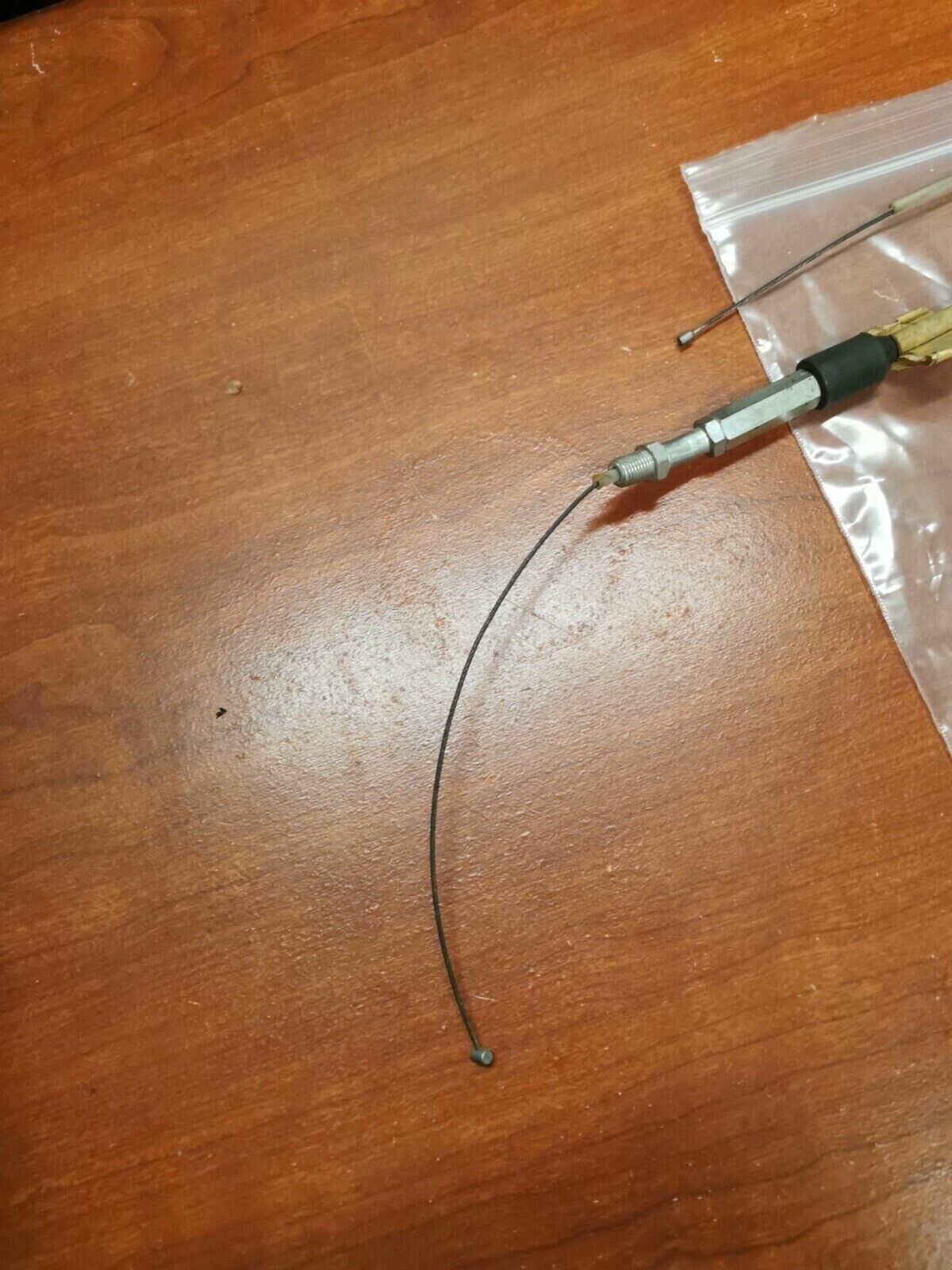 NOS Yamaha 1977 1978 DT250 DT400 THROTTLE CABLE 2 (245MM) 1M2-26312-01-00 Y88