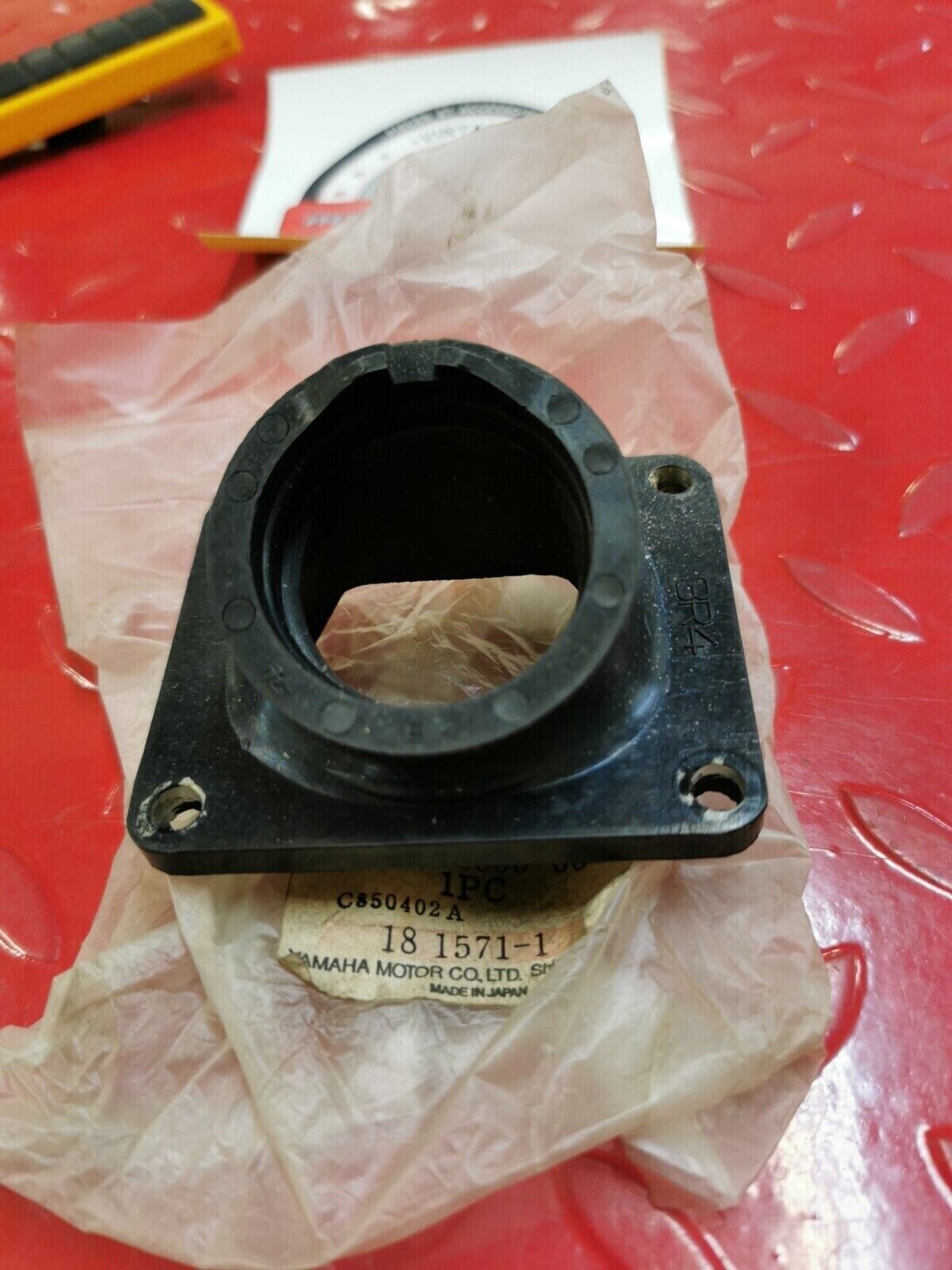 NEW NOS Yamaha YZ250 YZ465 IT465 CARBURETOR JOINT 3R4-13565-00-00 Y22