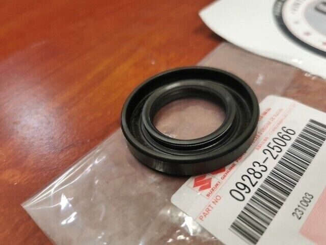 NEW NOS Suzuki DS100 GP100 PE175 OIL SEAL (25X44X7) 09283-25066 S33