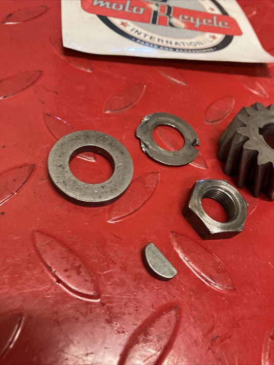 Suzuki RV90 1973 crankshaft crank shaft primary drive gear