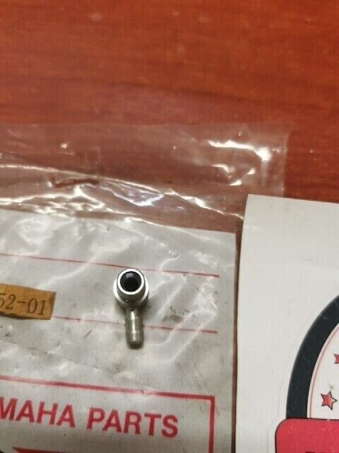 NOS Yamaha BR250 CF300 CS340 DT125 NOZZLE 353-13552-01-00 Y144