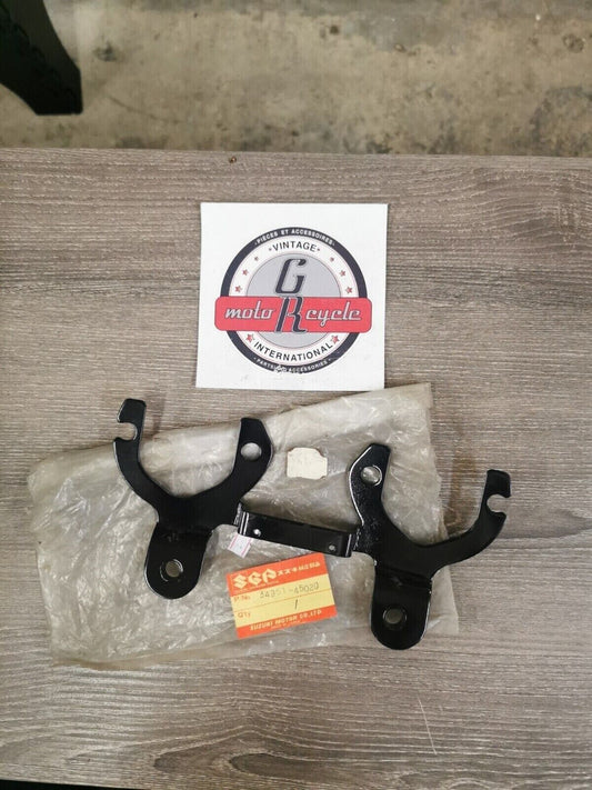 NOS SUZUKI GS750 BRACKET 34951-45020 S22