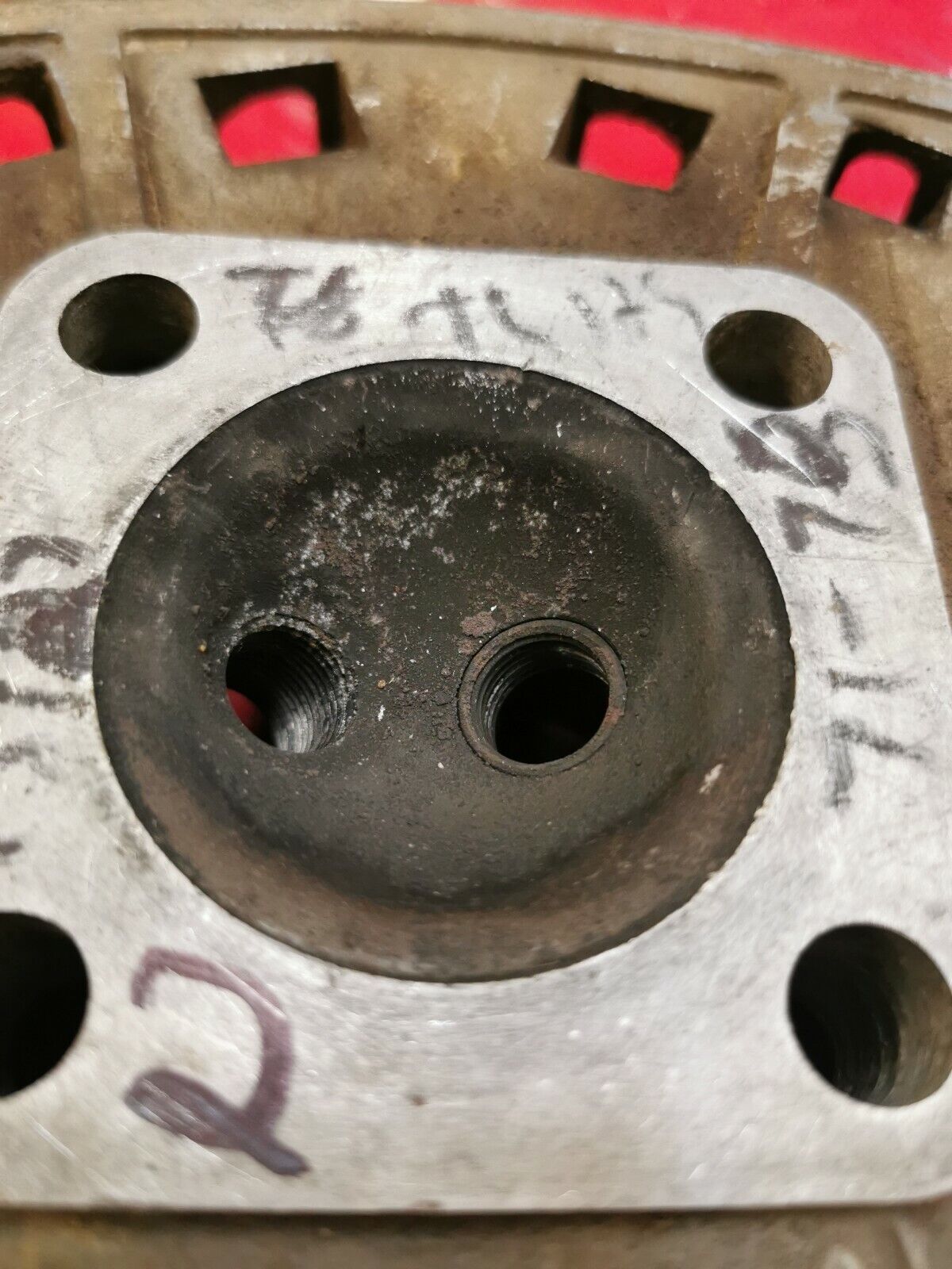 Suzuki TS125 TC125 1971 cylinder head jug barrel cover T 2